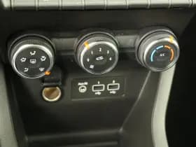 Renault Clio thumbnail 18