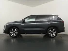 Mitsubishi Outlander thumbnail 2