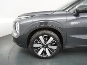 Mitsubishi Outlander thumbnail 16