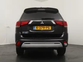 Mitsubishi Outlander thumbnail 4