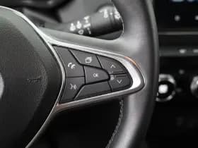 Renault Captur thumbnail 24