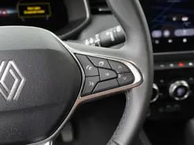 Renault Clio thumbnail 24