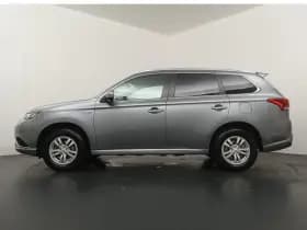 Mitsubishi Outlander thumbnail 2