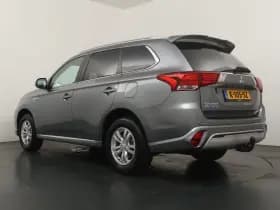 Mitsubishi Outlander thumbnail 3