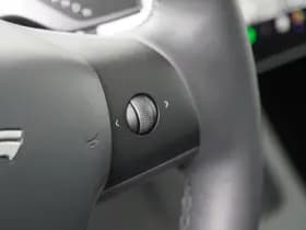 Tesla Model Y thumbnail 21