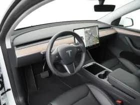 Tesla Model Y thumbnail 24