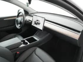 Tesla Model Y thumbnail 26