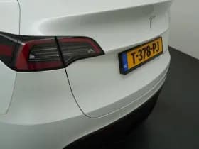 Tesla Model Y thumbnail 34