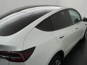 Tesla Model Y thumbnail 36