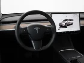 Tesla Model Y thumbnail 9
