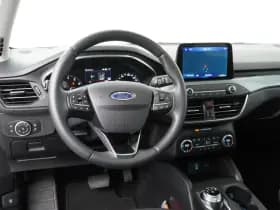 Ford Focus thumbnail 9