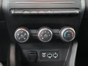 Renault Clio thumbnail 18