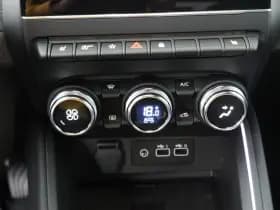 Renault Clio thumbnail 18