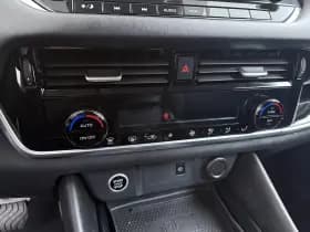Nissan Qashqai thumbnail 16