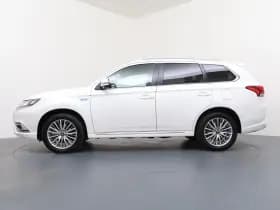 Mitsubishi Outlander thumbnail 2