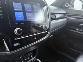 Mitsubishi Outlander thumbnail 15