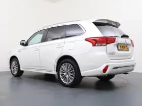 Mitsubishi Outlander thumbnail 3