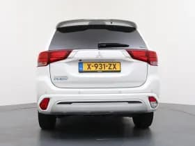 Mitsubishi Outlander thumbnail 4