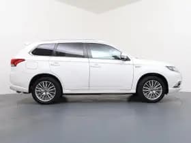 Mitsubishi Outlander thumbnail 6