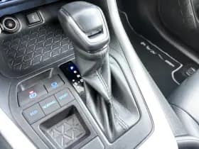 Toyota RAV4 thumbnail 17