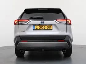 Toyota RAV4 thumbnail 4