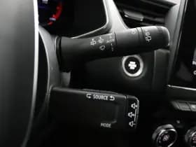 Renault Captur thumbnail 26