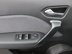 Renault Captur thumbnail 31