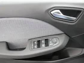 Renault Clio thumbnail 31