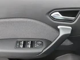 Renault Captur thumbnail 32