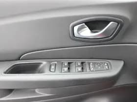 Renault Captur thumbnail 32
