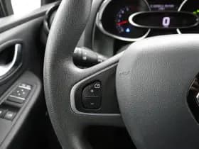 Renault Clio thumbnail 24