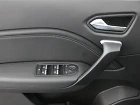 Renault Captur thumbnail 31