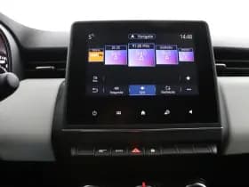 Renault Clio thumbnail 18