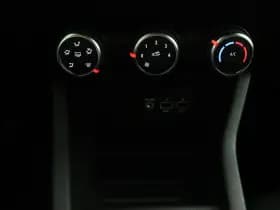 Renault Clio thumbnail 22