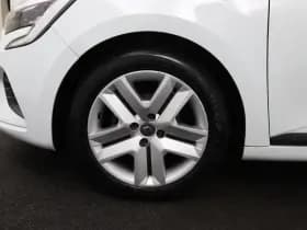 Renault Clio thumbnail 36