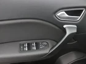 Renault Captur thumbnail 31