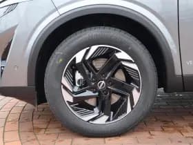 Nissan Qashqai thumbnail 38