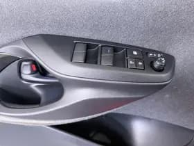 Toyota Yaris thumbnail 24