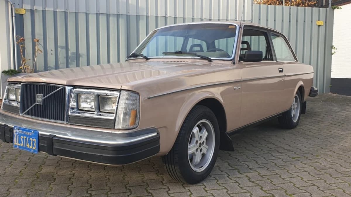 Volvo 242 — foto 1