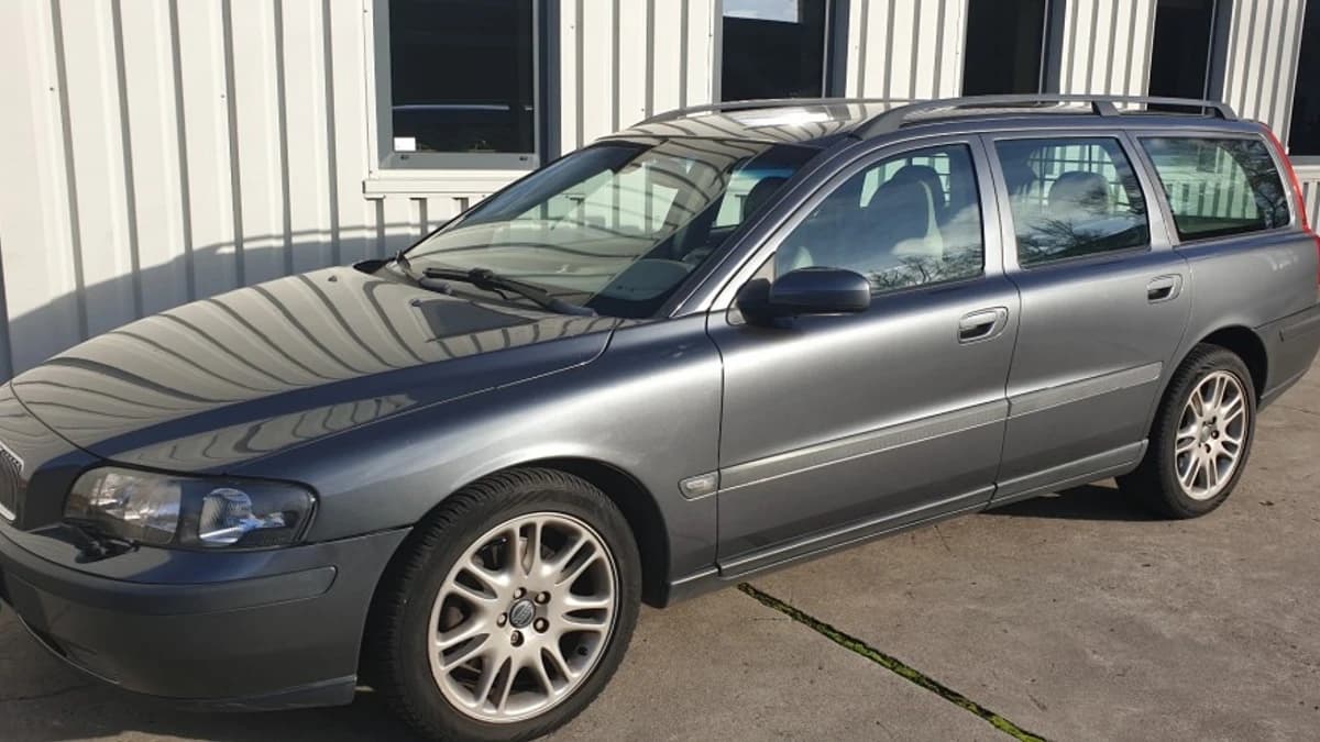 Volvo V70 — foto 1