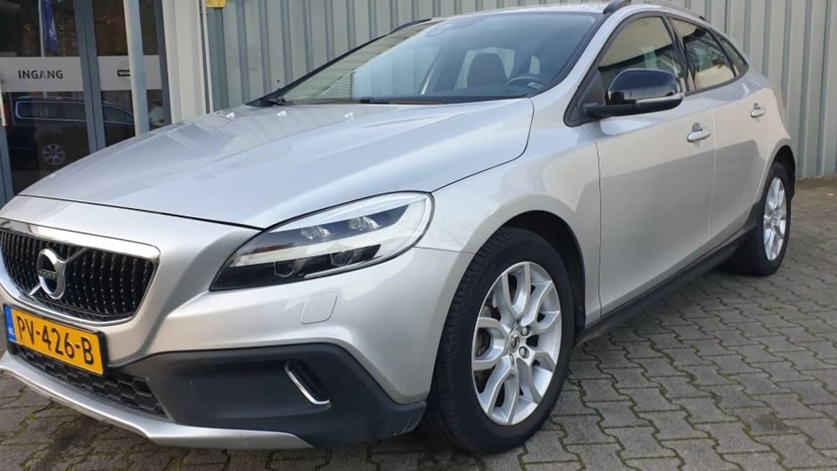 Volvo V40 — foto 1