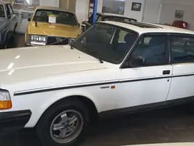 Volvo 240 thumbnail 11