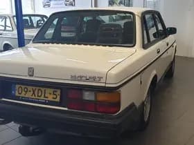 Volvo 240 thumbnail 14
