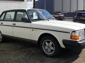 Volvo 240 thumbnail 4