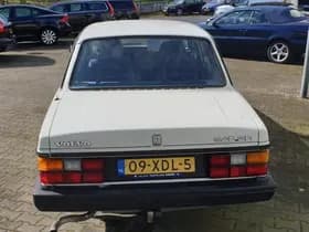 Volvo 240 thumbnail 9