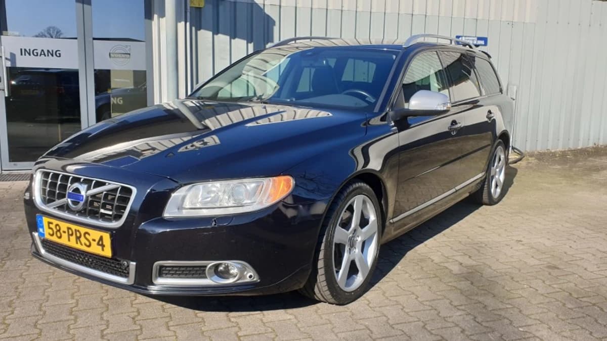 Volvo V70 — foto 1