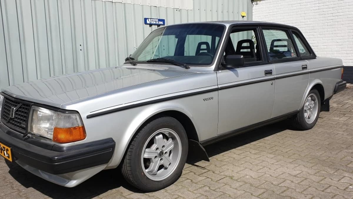 Volvo 244 — foto 1