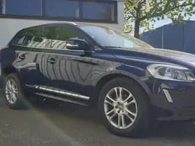Volvo XC60 thumbnail 3