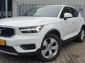 Volvo XC40 thumbnail 2
