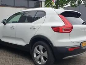 Volvo XC40 thumbnail 6